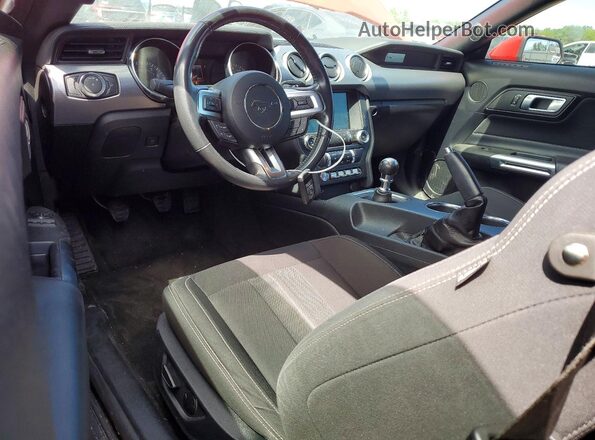 1FA6P8TH4J5163685 2018 FORD MUSTANG Красный Вид панели приборов