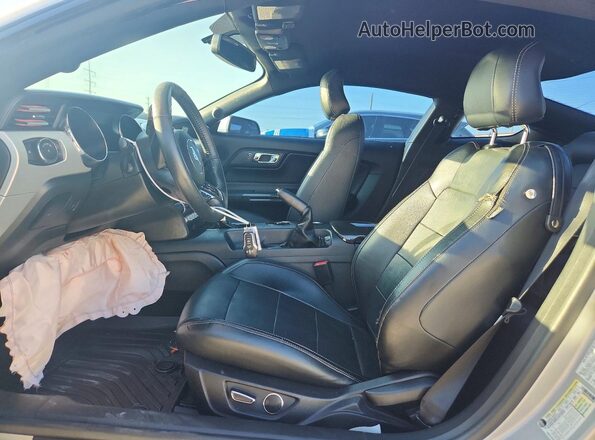 1FA6P8TH7H5282826 2017 FORD MUSTANG Silver Front interior view