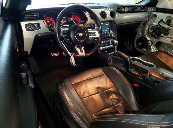 1FA6P8TH8H5227432 2017 FORD MUSTANG Silver Vista del salpicadero