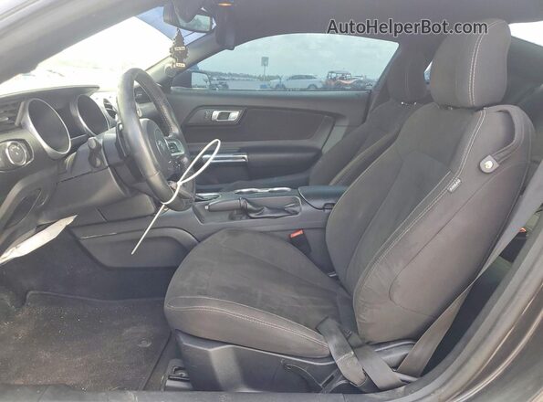1FA6P8TH8J5104087 2018 FORD MUSTANG Gray Widok wnętrza z przodu