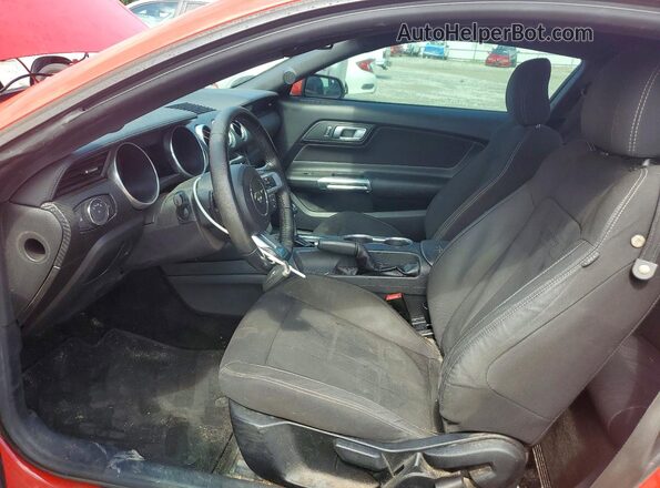 1FA6P8TH8J5120743 2018 FORD MUSTANG Red Вид салону спереду