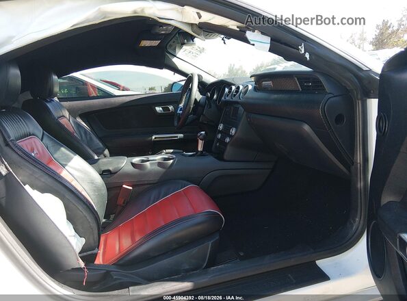 1FA6P8THXN5140577 2022 FORD MUSTANG White Widok wnętrza z przodu