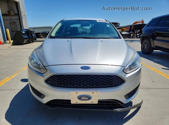 1FADP3E21JL223114 2018 FORD FOCUS Серебряный Вид спереди
