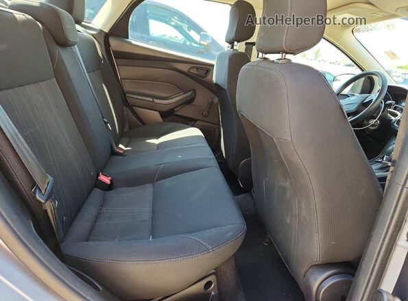 1FADP3E21JL223114 2018 FORD FOCUS Серебряный Вид задних сидений