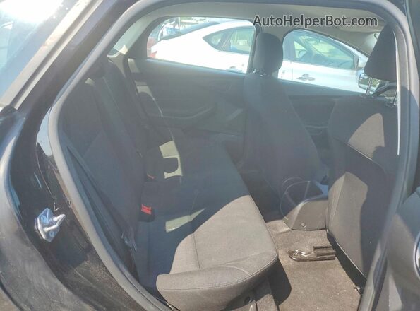 1FADP3E22JL213983 2018 FORD FOCUS Черный Вид задних сидений