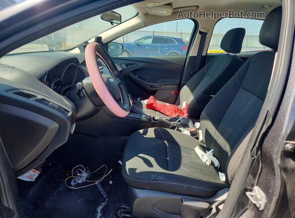 1FADP3E24HL332483 2017 FORD FOCUS Gray Front interior view