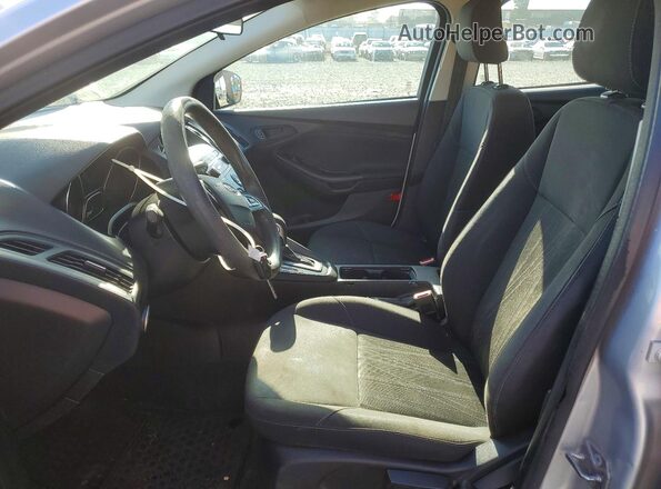 1FADP3E25JL288046 2018 FORD FOCUS Silver Вид салону спереду