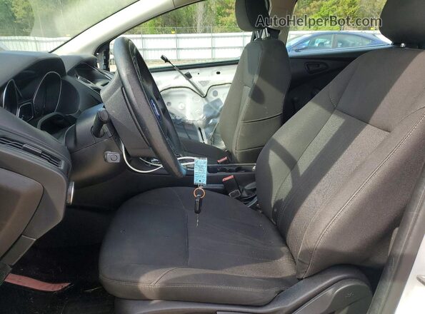 1FADP3E26GL325646 2016 FORD FOCUS White წინა სალონის ხედი