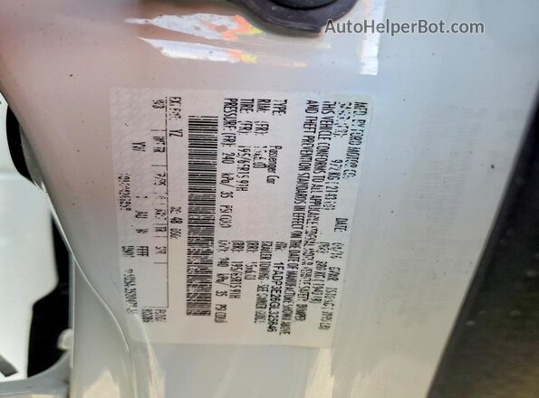 1FADP3E26GL325646 2016 FORD FOCUS White ძრავის განყოფილების ხედი