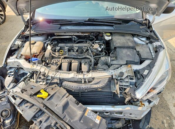 1FADP3E26HL335675 2017 FORD FOCUS Silver Вид задньої частини салону