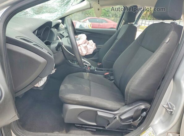 1FADP3E27GL355416 2016 FORD FOCUS Серебряный Вид салона спереди