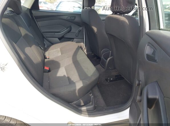 1FADP3E28JL278885 2018 FORD FOCUS White VIN կոդի պիտակի տեսք