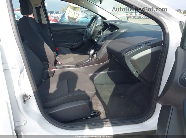 1FADP3E28JL278885 2018 FORD FOCUS White Սալոնի դիմացի տեսք