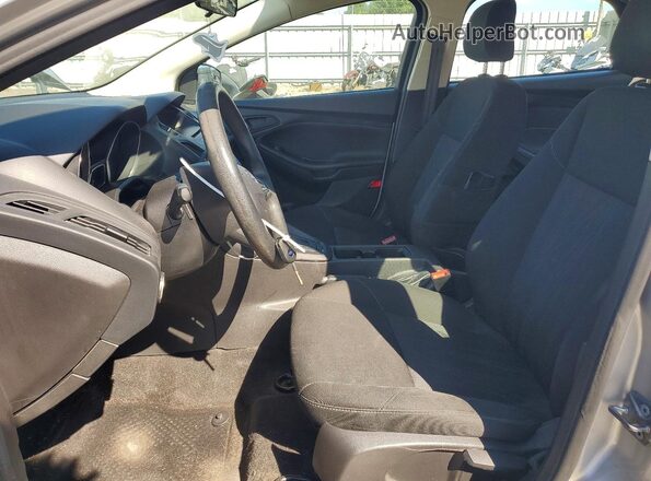 1FADP3E29HL325643 2017 FORD FOCUS Silver Սալոնի դիմացի տեսք