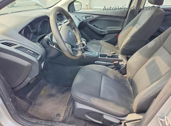 1FADP3E2XHL269230 2017 FORD FOCUS Silver წინა სალონის ხედი