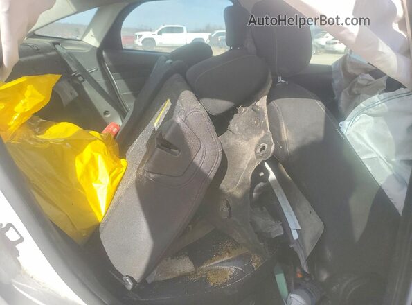 1FADP3E2XHL284312 2017 FORD FOCUS White უკანა სავარძლების ხედი