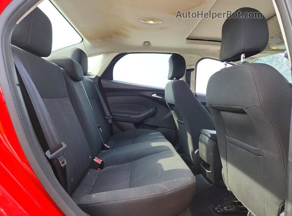 1FADP3F20GL338228 2016 FORD FOCUS Red Հետևի նստատեղերի տեսք
