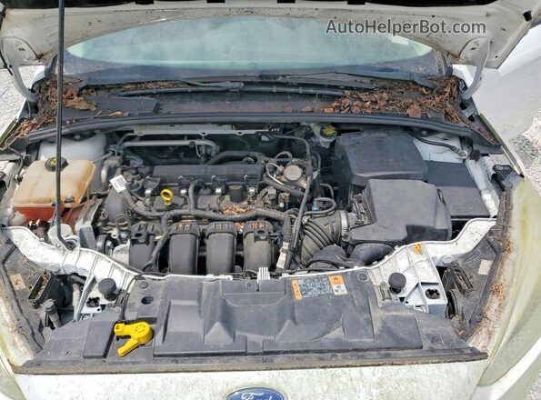 1FADP3F20GL347981 2016 FORD FOCUS White Widok wnętrza z tyłu