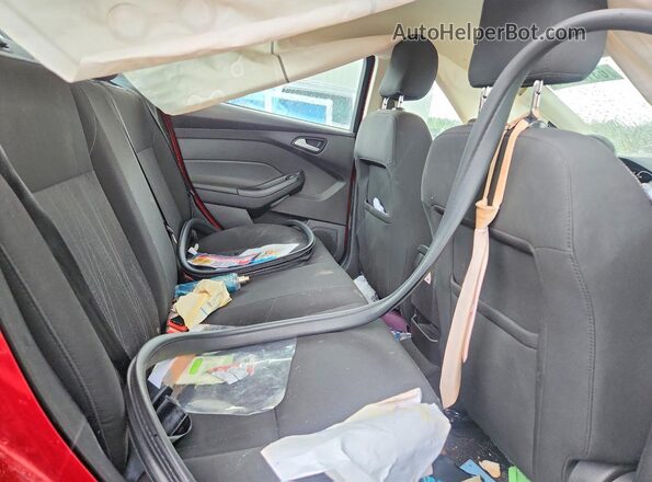 1FADP3F20HL312052 2017 FORD FOCUS Бордовый Вид задних сидений