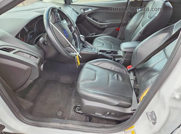 1FADP3F21GL209382 2016 FORD FOCUS White Vista interior delantera