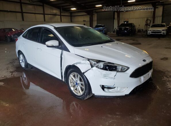1FADP3F21GL316481 2016 FORD FOCUS White Rear seats view
