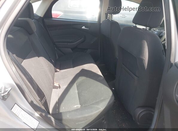 1FADP3F21JL252675 2018 FORD FOCUS Gray VIN կոդի պիտակի տեսք