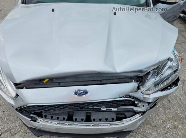 1FADP3F21JL268505 2018 FORD FOCUS Silver Rear interior view