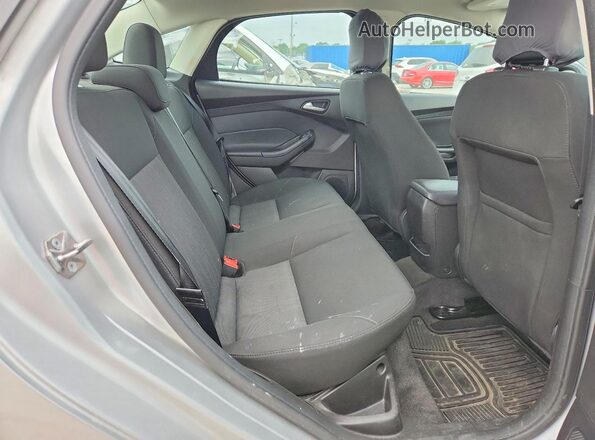 1FADP3F21JL268505 2018 FORD FOCUS Silver Rear seats view