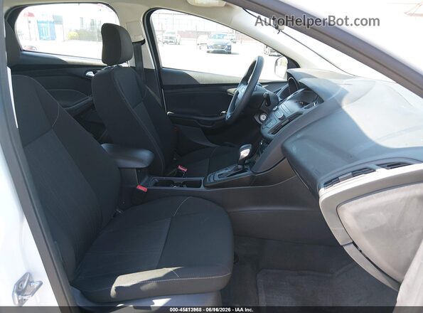 1FADP3F21JL328394 2018 FORD FOCUS White Front interior view