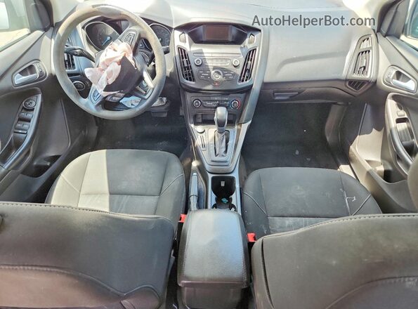 1FADP3F21JL329030 2018 FORD FOCUS Silver Dashboard view