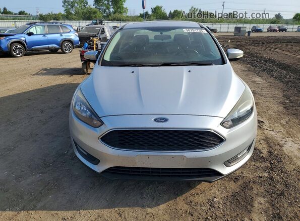 1FADP3F22GL224747 2016 FORD FOCUS Silver Widok z przodu