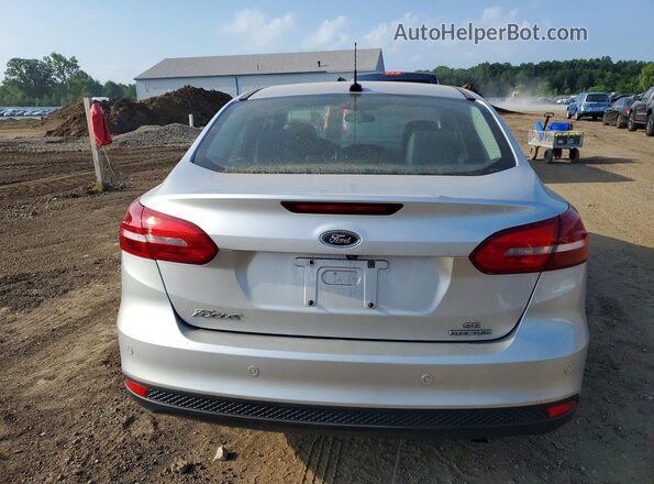 1FADP3F22GL224747 2016 FORD FOCUS Silver Widok z tyłu
