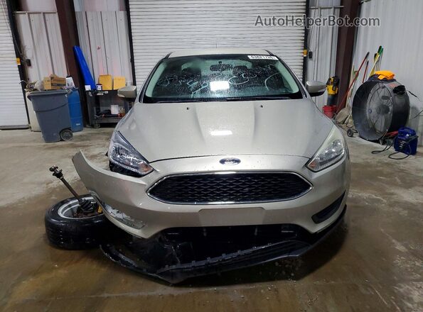1FADP3F22GL288349 2016 FORD FOCUS Бежевый Вид спереди