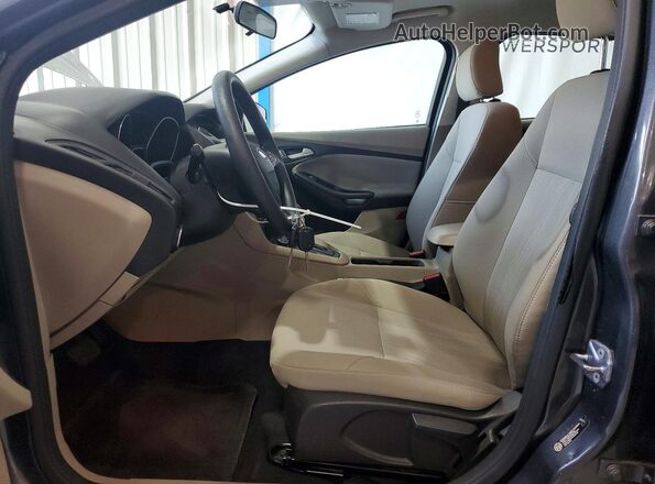 1FADP3F22HL274548 2017 FORD FOCUS Серый Вид салона спереди