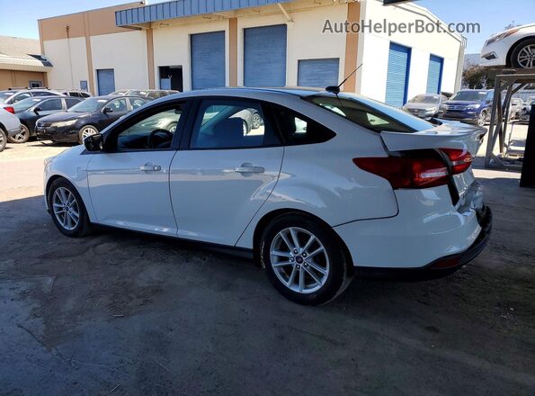 1FADP3F22HL315888 2017 FORD FOCUS White Front right