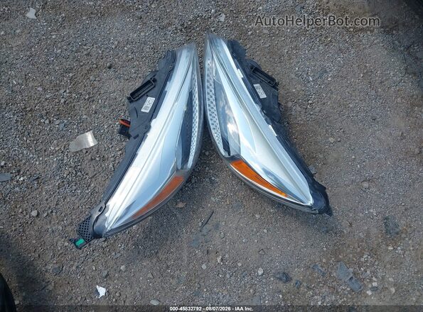 1FADP3F22JL224898 2018 FORD FOCUS Silver Вид щитка приладів