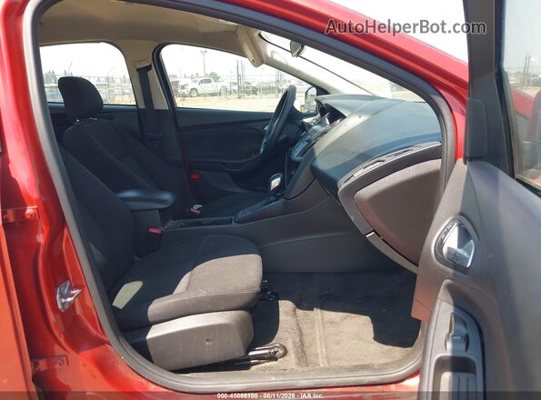 1FADP3F22JL271106 2018 FORD FOCUS Red წინა სალონის ხედი