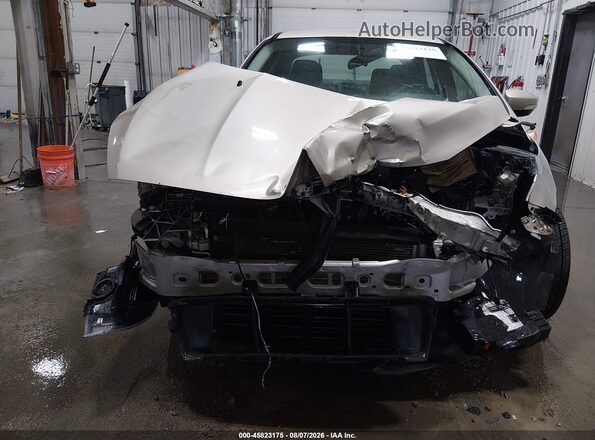 1FADP3F22JL279318 2018 FORD FOCUS Beige Rear interior view