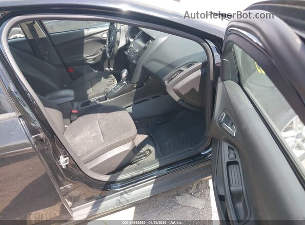 1FADP3F22JL315900 2018 FORD FOCUS Черный Вид салона спереди