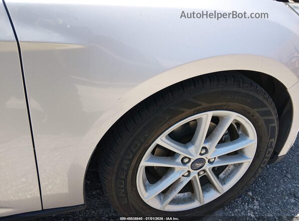 1FADP3F22JL328565 2018 FORD FOCUS Серебряный Вид задней части салона