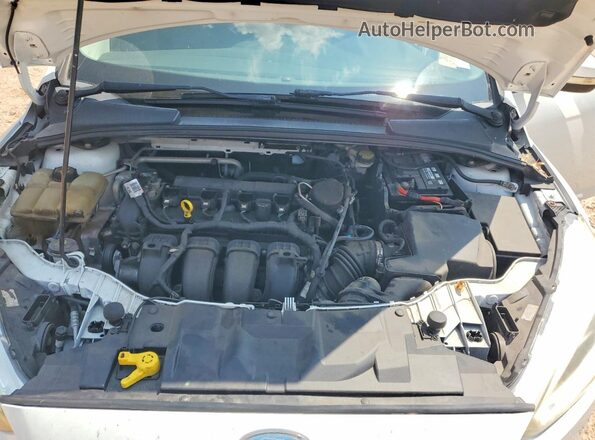 1FADP3F23GL204295 2016 FORD FOCUS White Սալոնի հետևի տեսք