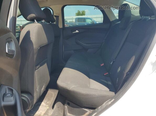 1FADP3F23GL204295 2016 FORD FOCUS White Հետևի նստատեղերի տեսք