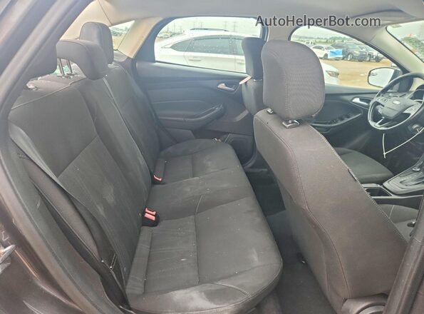 1FADP3F23GL225857 2016 FORD FOCUS Gray Widok tylnych siedzeń