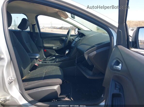 1FADP3F23GL352351 2016 FORD FOCUS Gray Front interior view
