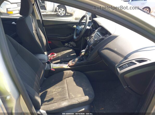 1FADP3F23GL375502 2016 FORD FOCUS Silver Front interior view