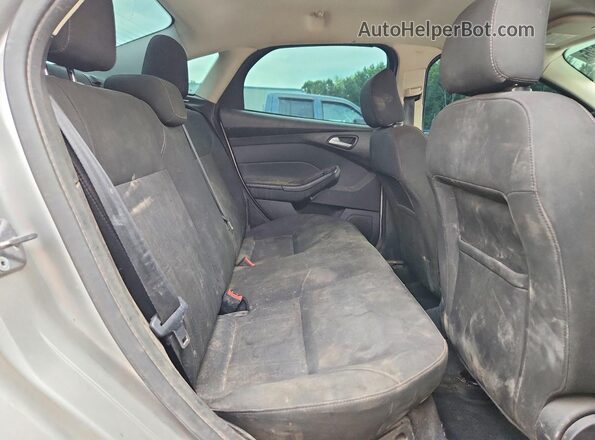 1FADP3F23GL381316 2016 FORD FOCUS Silver Հետևի նստատեղերի տեսք