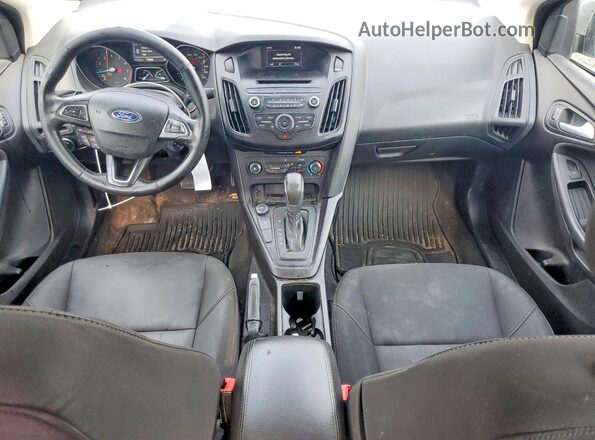 1FADP3F23HL255846 2017 FORD FOCUS Серебряный Вид панели приборов