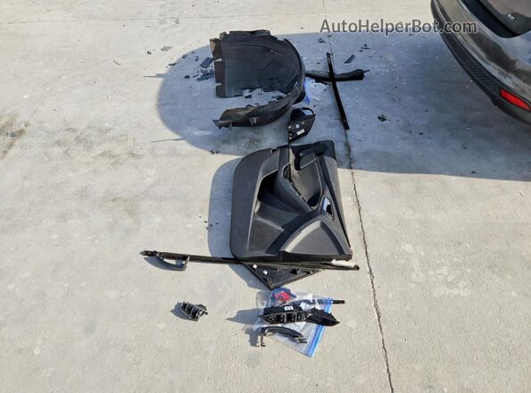 1FADP3F23HL304916 2017 FORD FOCUS Gray Vista del compartimento del motor