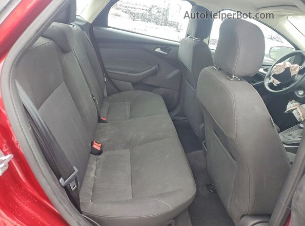 1FADP3F23HL328164 2017 FORD FOCUS Red Вид задніх сидінь