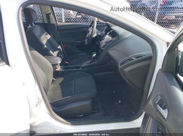 1FADP3F23JL254704 2018 FORD FOCUS White Вид салону спереду